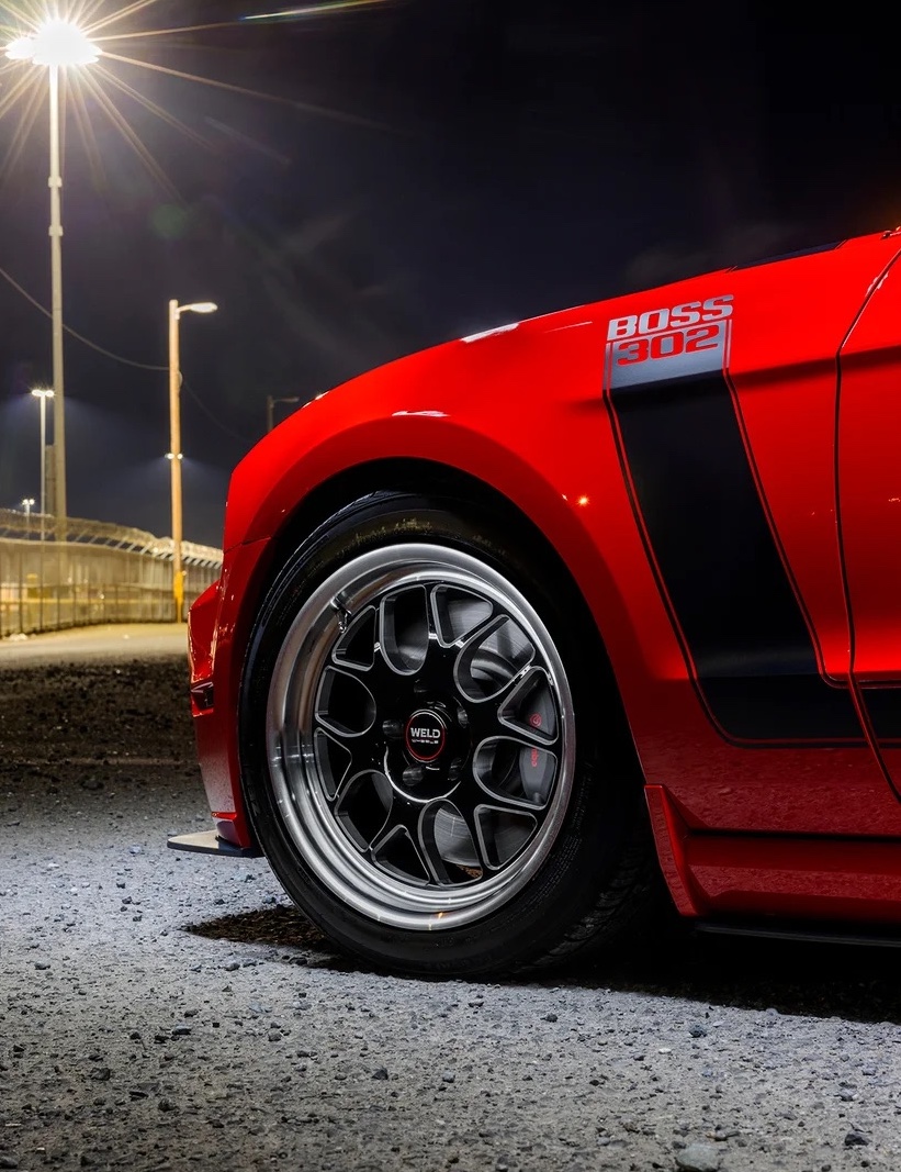 Upgrade Your Mustang with WELD Solana Wheels: 18x9 Front & 17x10 Beadlock Rear on 2013 Boss 302